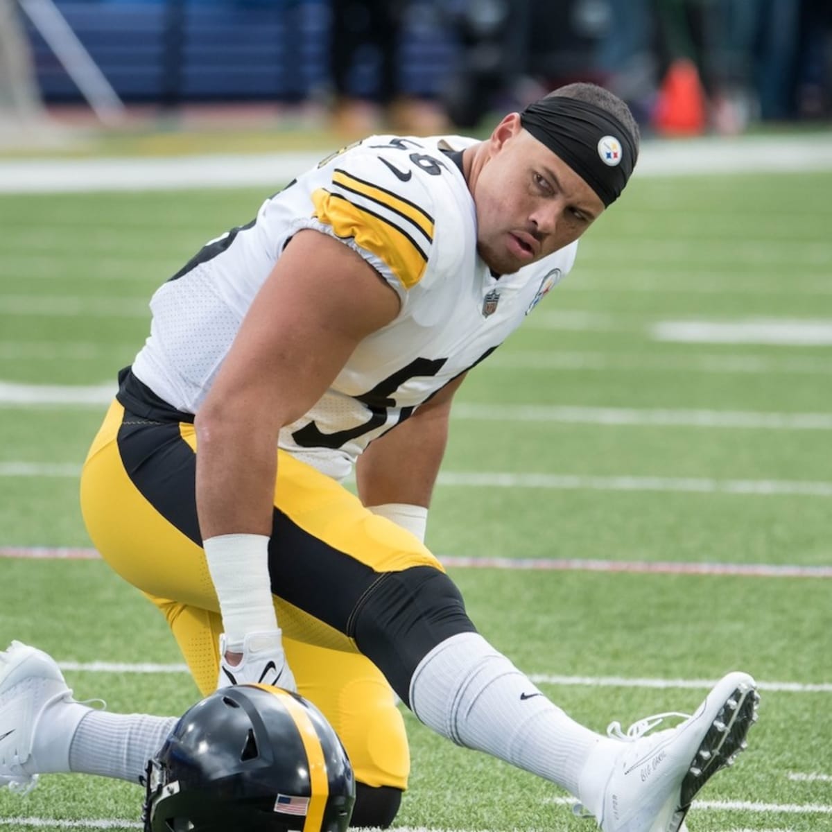 Linebacker Alex Highsmith signs contract to stay with the Steelers