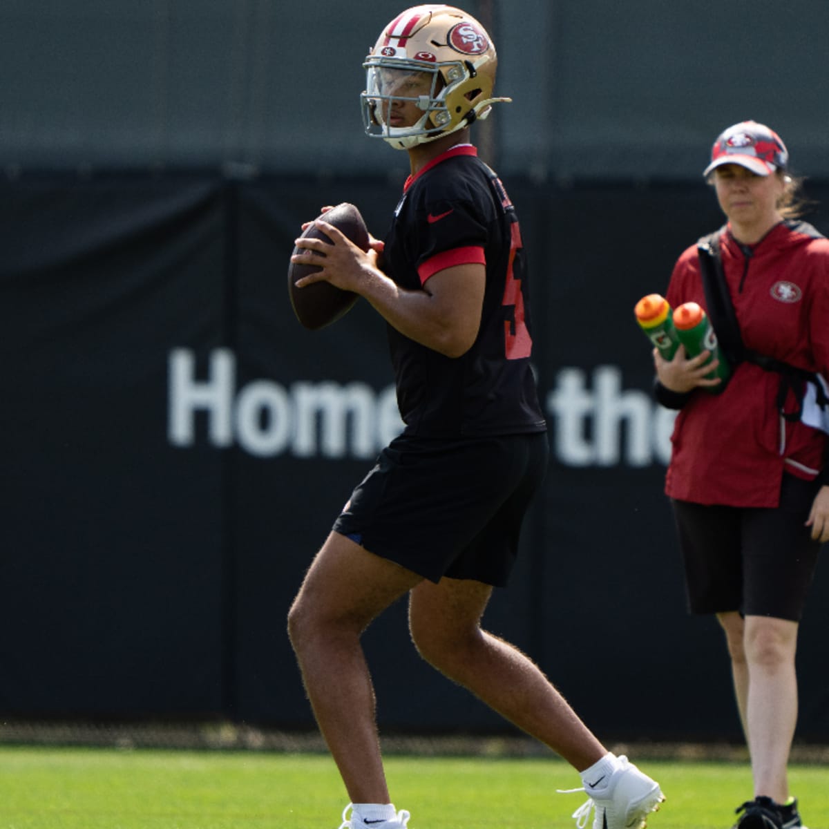 San Francisco 49ers offensive tackle Spencer Burford (74) takes part in  drills during the NFL team's football training camp in Santa Clara, Calif.,  Tuesday, Aug. 1, 2023. (AP Photo/Jeff Chiu Stock Photo - Alamy