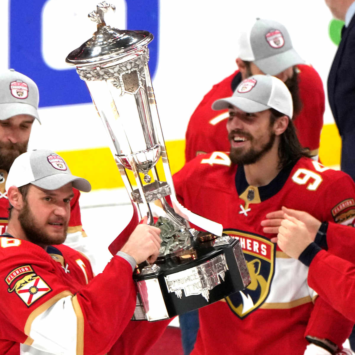 Stanley Cup Finals gear: Tampa Bay Lightning and Montreal Canadiens hats,  shirts, jerseys