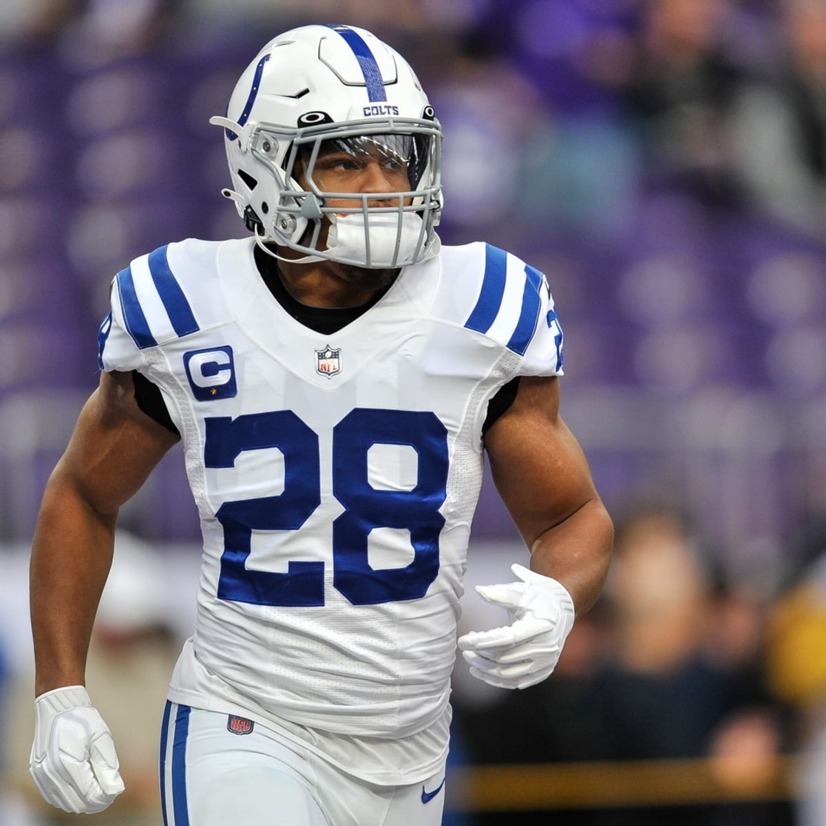 Colts keeping Jonathan Taylor