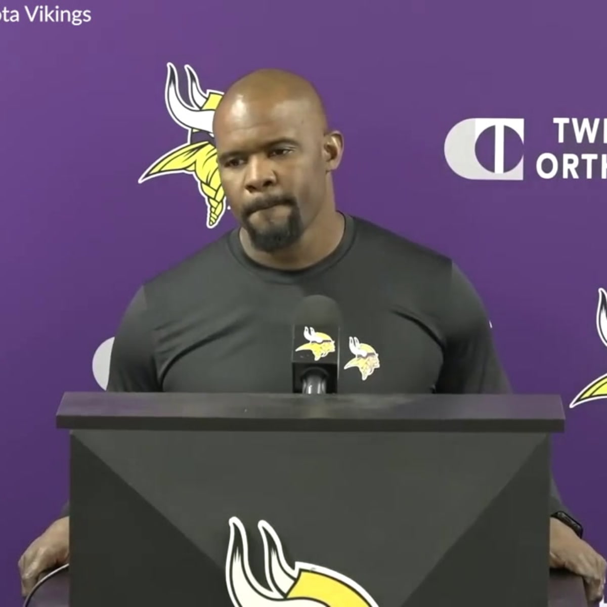 Brian Flores on the Vikings defense being more aggressive - Sports