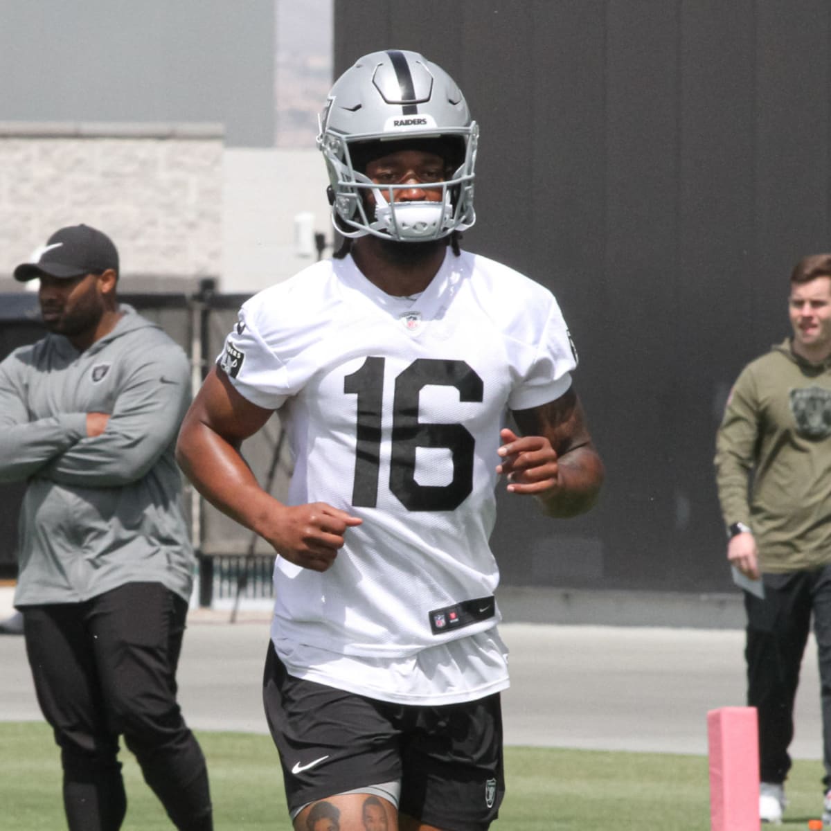 Jakobi Meyers injury: Raiders WR helped off field in Week 1 vs