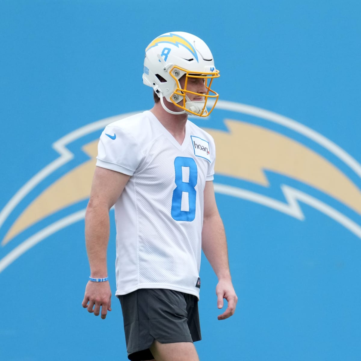 San Francisco 49ers quarterback Brock Purdy (13) signals during an NFL  football game against the Los Angeles Chargers, Friday, Aug. 25, 2023, in  Santa Clara, Calif. (AP Photo/Scot Tucker Stock Photo - Alamy