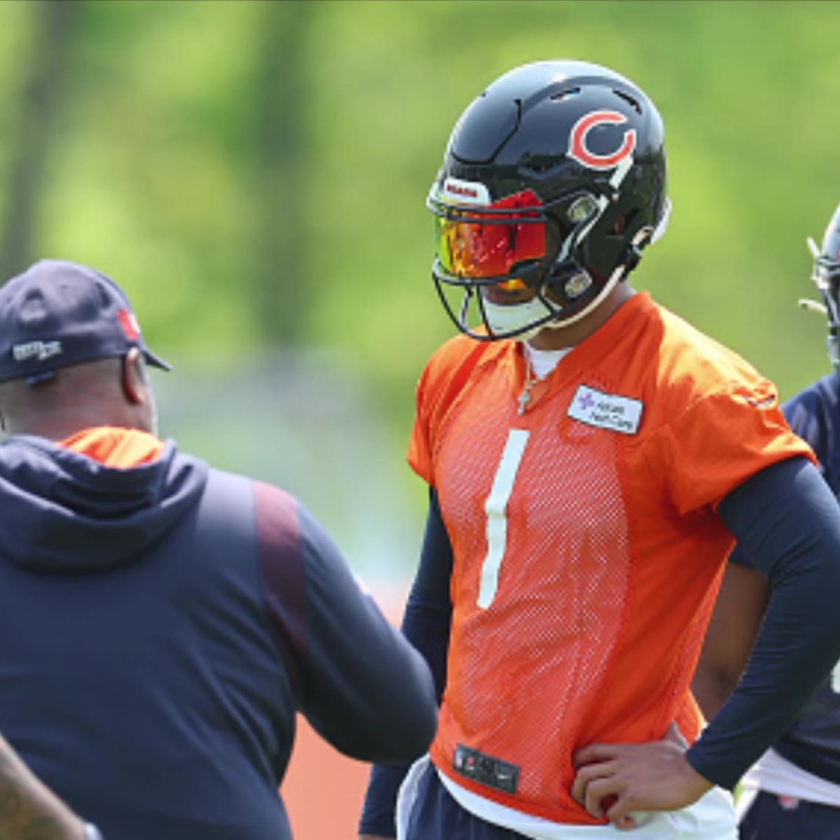 Chicago Bears notes: Justin Fields says passing numbers 'don't