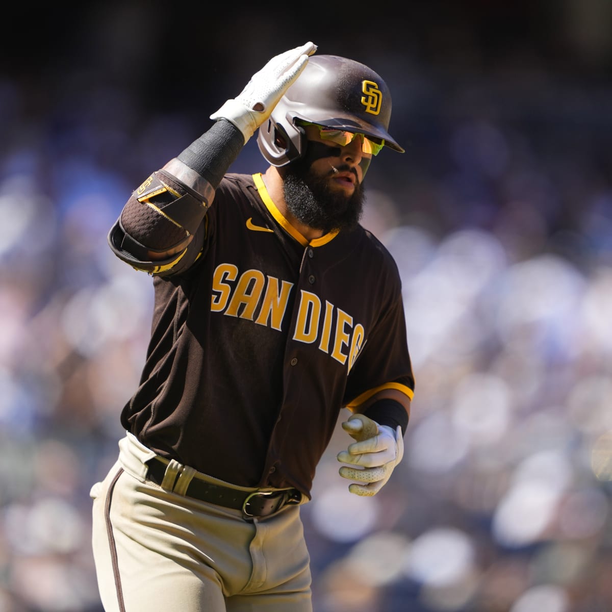 Padres' left fielder Soto scratched late vs. Yankees with back