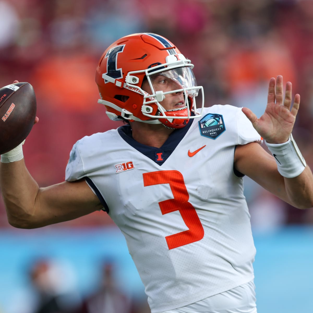 New York Giants quarterback Tommy DeVito couldn't be more accurate on  bucket-toss TD to tight end Tommy Sweeney