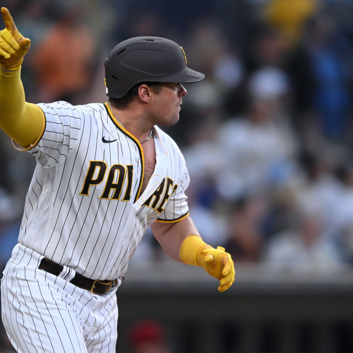 Former MLB HR champ Luke Voit designated for assignment by Brewers