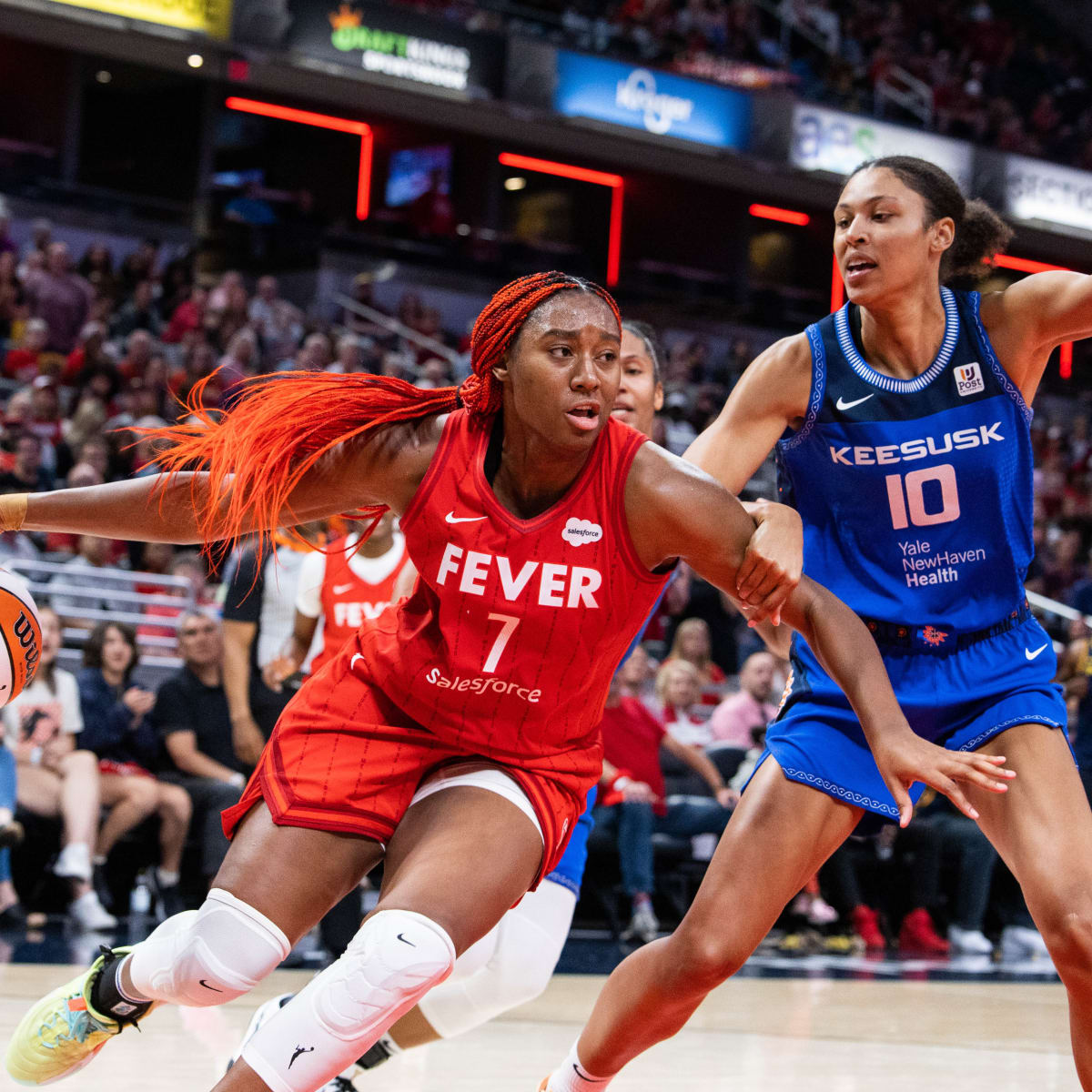 WNBA basketball: Indiana Fever defeat Los Angeles Sparks for road win