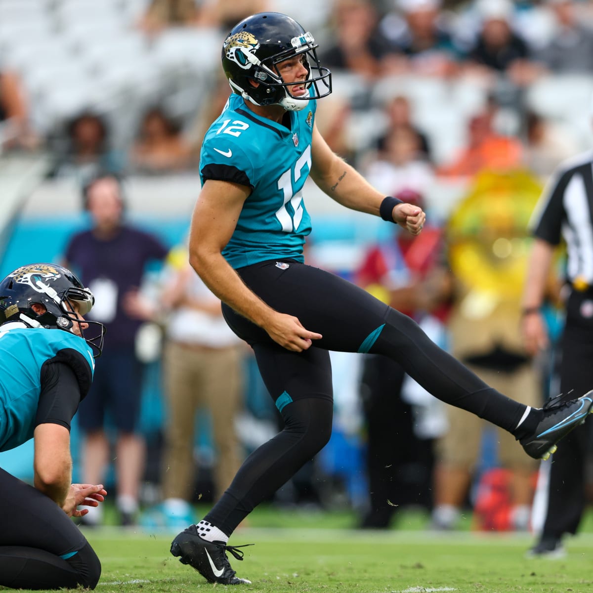 Broncos signing kicker Elliott Fry to 1-year contract