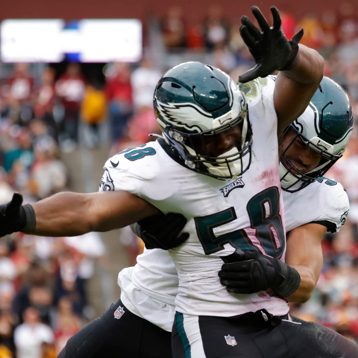 Browns agree to trade linebacker Genard Avery to Eagles