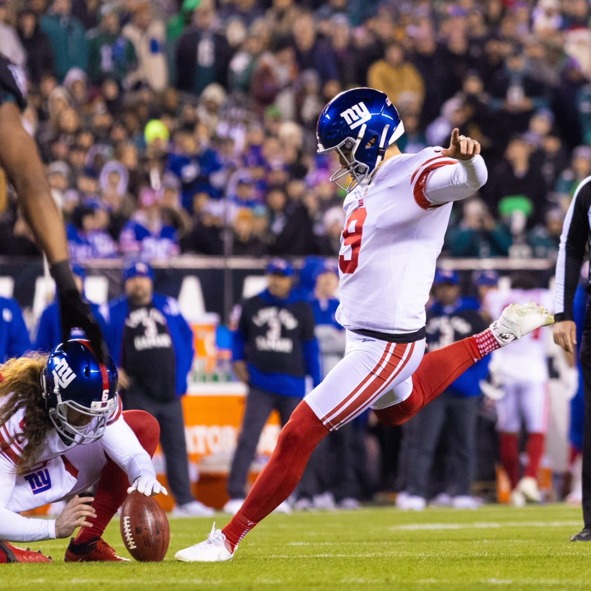 Giants sign kicker Graham Gano to $16.5 million contract before Week 1