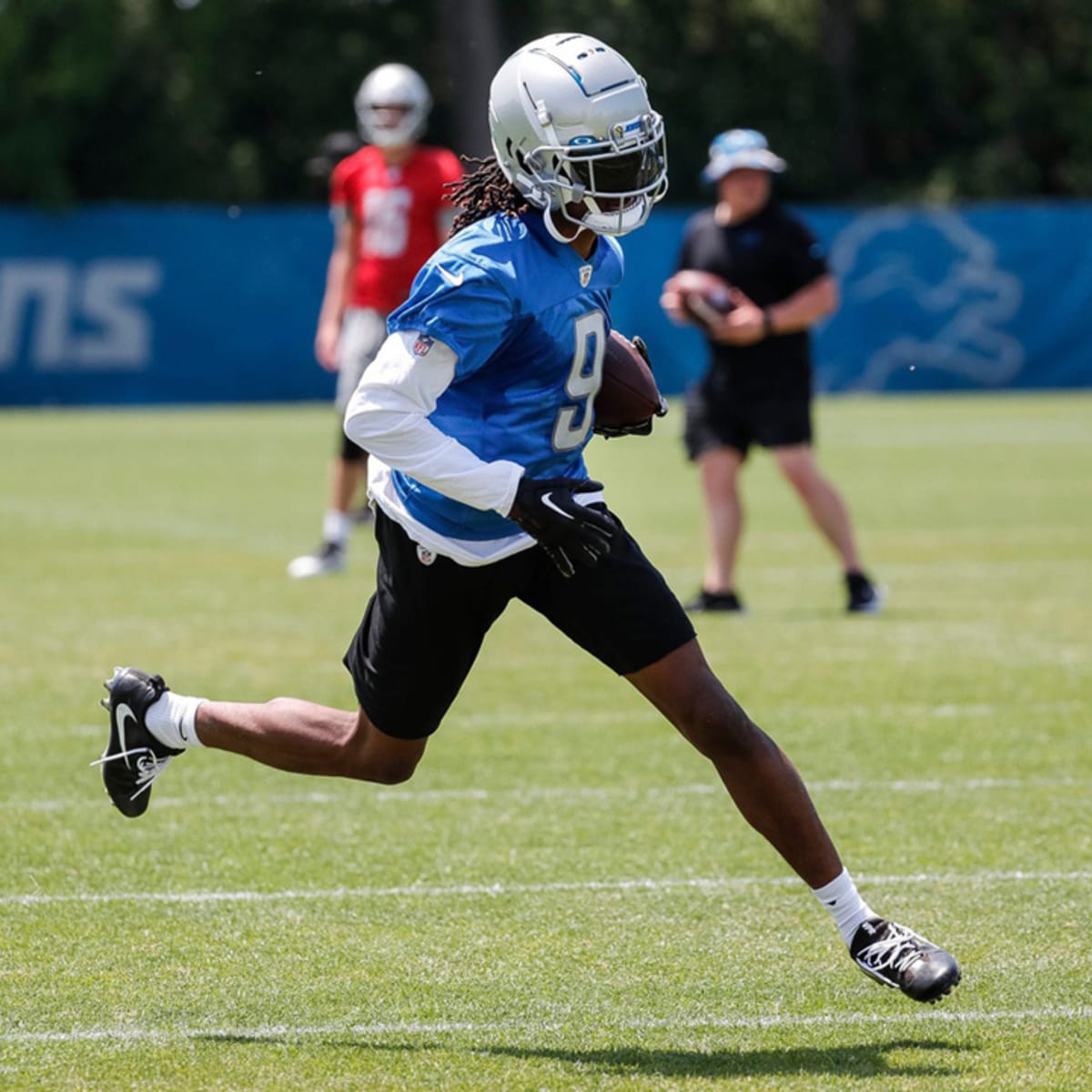 Detroit Lions Training Camp Day 1: EARLY RISERS 