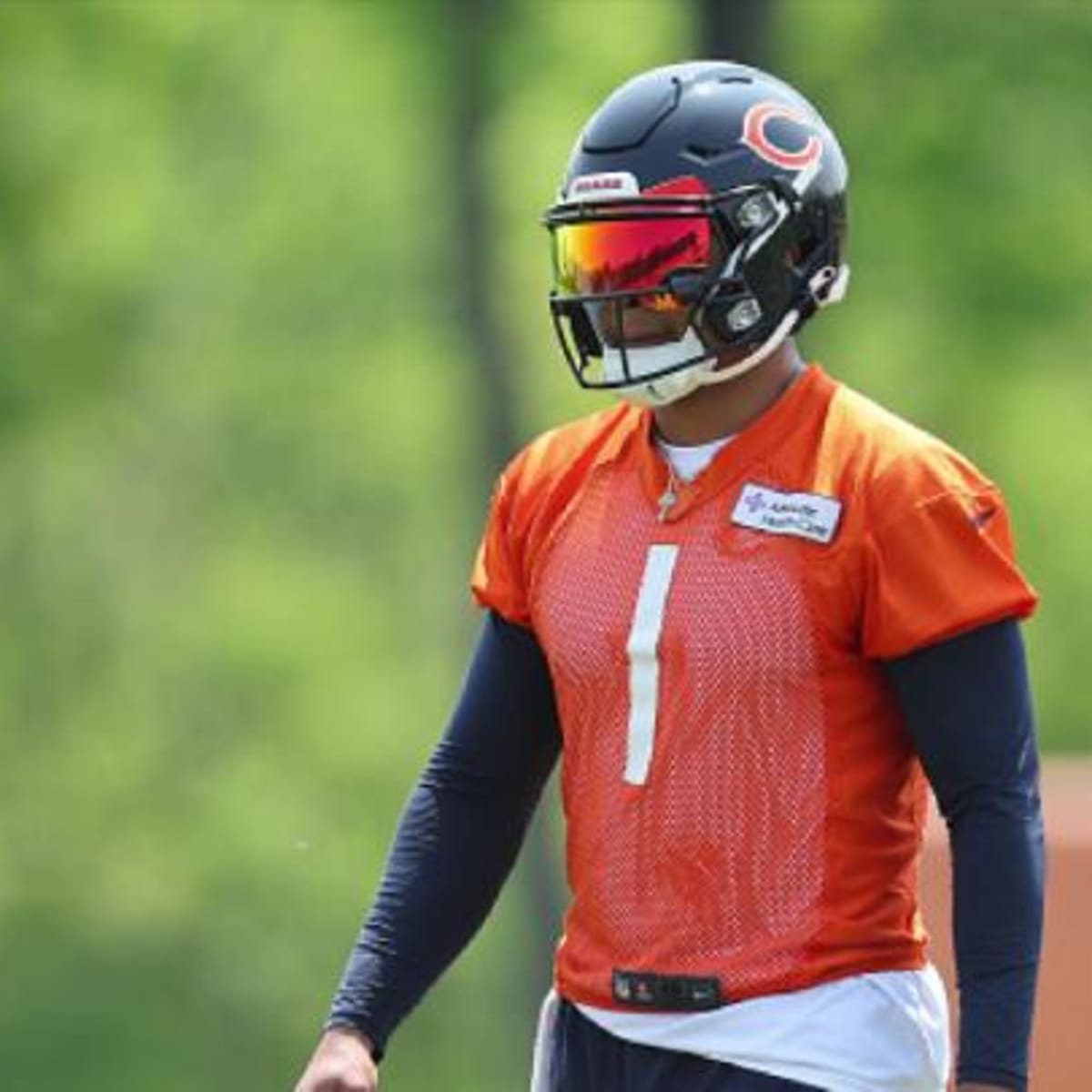 Chris Simms on Bears' Justin Fields: He's Top 5 in NFL With Ball