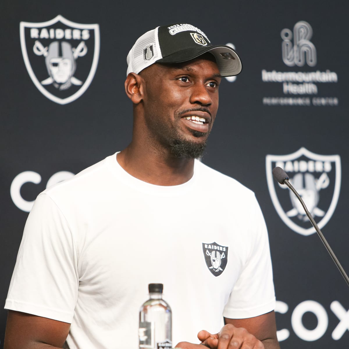 What's Going on With Las Vegas Raiders DE Chandler Jones?