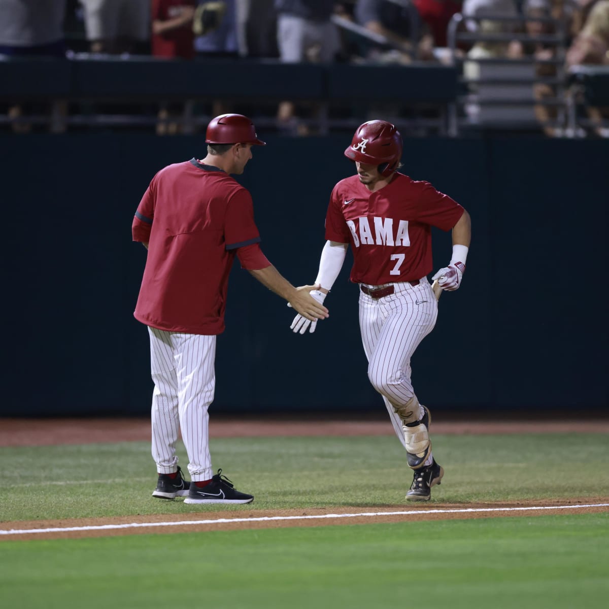 Alabama Baseball Rolls Over Boston College, Advances to Super Regional for  First Time Since 2010 - Sports Illustrated Alabama Crimson Tide News,  Analysis and More