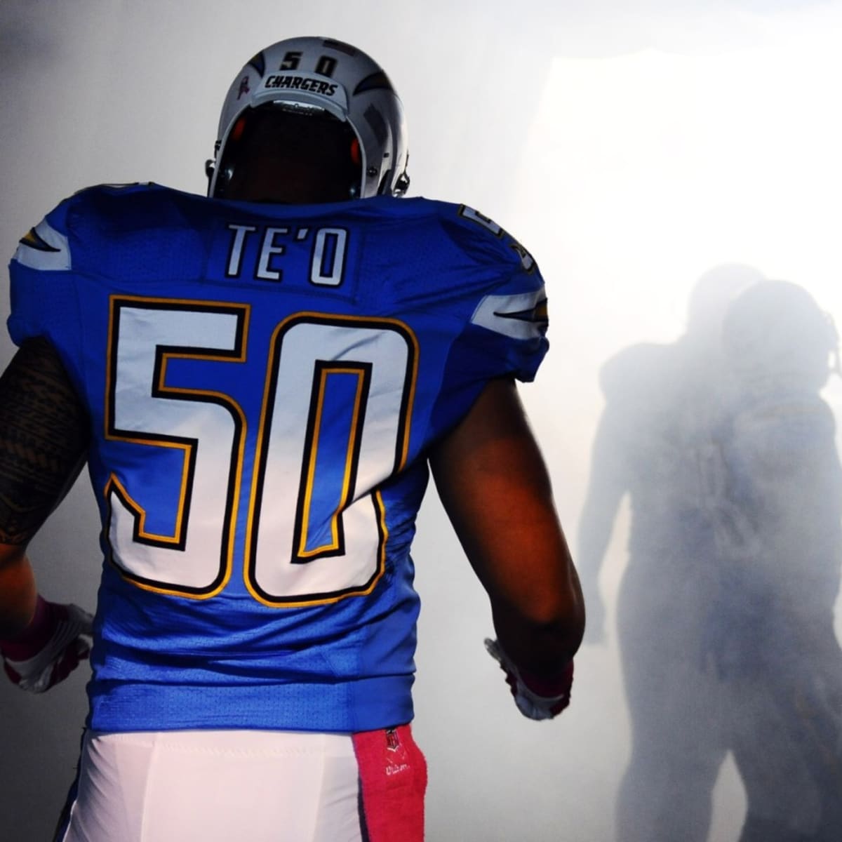 Manti Te'o, latest Chargers player to get hurt, out for rest of