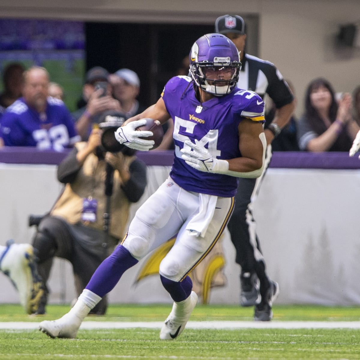 Los Angeles Chargers sign former UCLA star Eric Kendricks