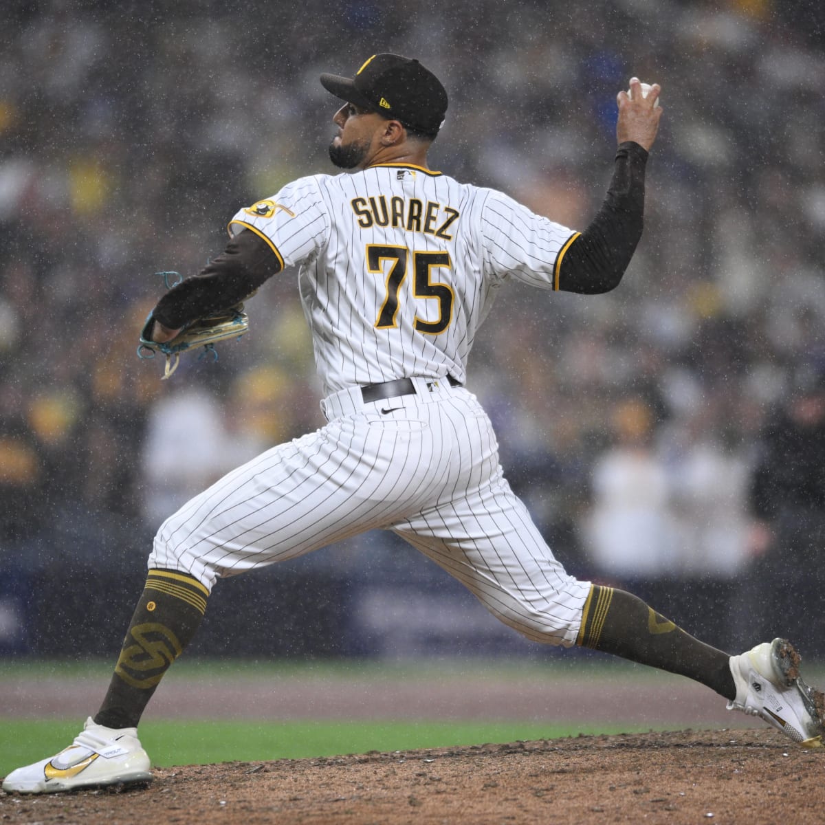 Padres activate RHP Robert Suarez for first time in 2023 - Field Level  Media - Professional sports content solutions