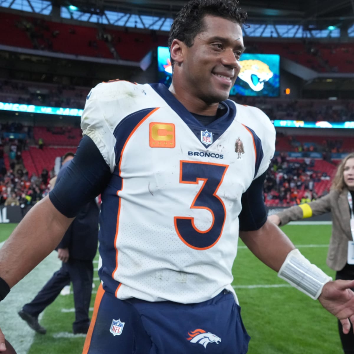 Denver Broncos: QB Russell Wilson praises LT Garett Bolles