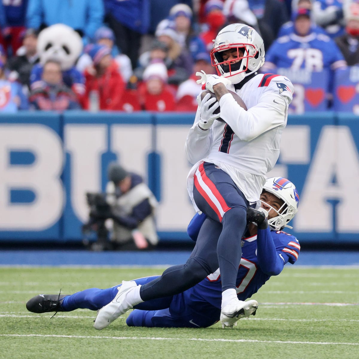 DeVante Parker in a Patriots Jersey Looks Awful 