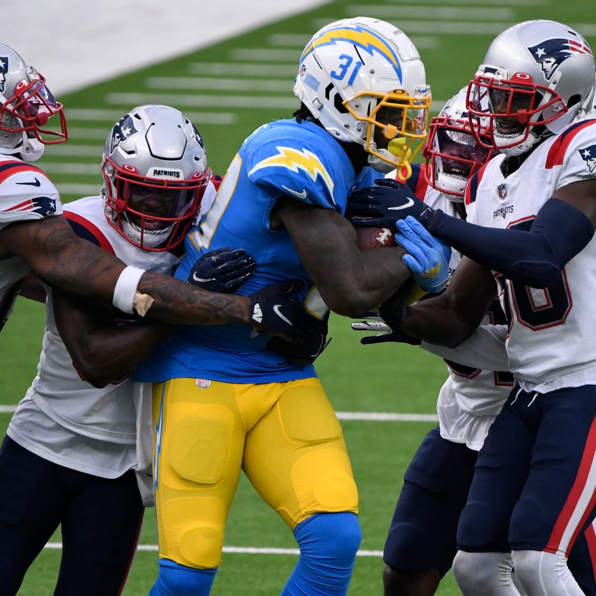 Best photos from Week 1 of Los Angeles Chargers OTAs