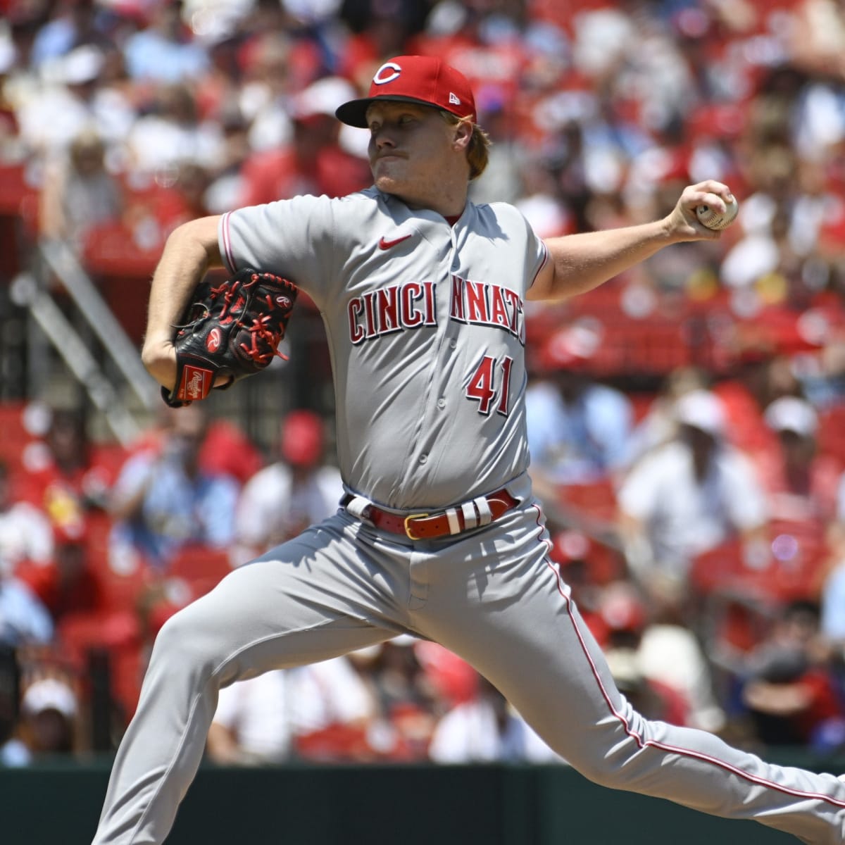 Abbott has scoreless outing, Stephenson leads Reds to win