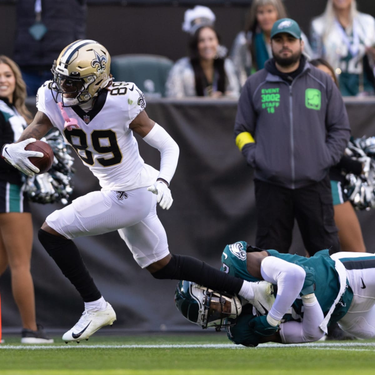 New Orleans, USA. 18th Dec, 2022. New Orleans Saints wide receiver Rashid  Shaheed (89) catches this pass on Atlanta Falcons safety Jaylinn Hawkins  (32) en route to a /68-yard touchdown during the