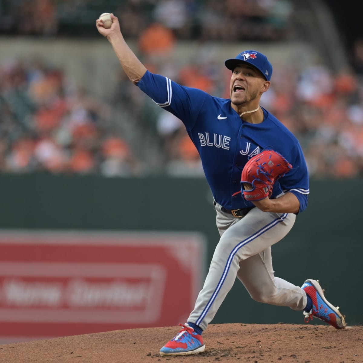 Jose Berrios Reacts to Making Toronto Blue Jays Debut & What It Was Like to  Pitch in Toronto 