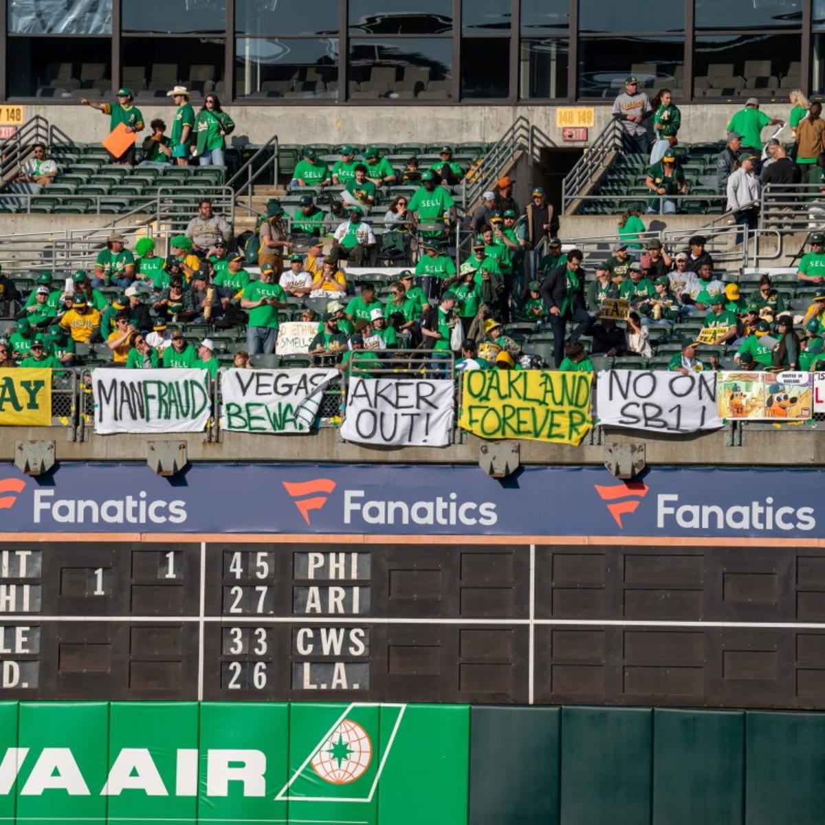 This is from the 49ers - Raiders fans today in LV. I'm sure the A's will be  completely different…. : r/OaklandAthletics