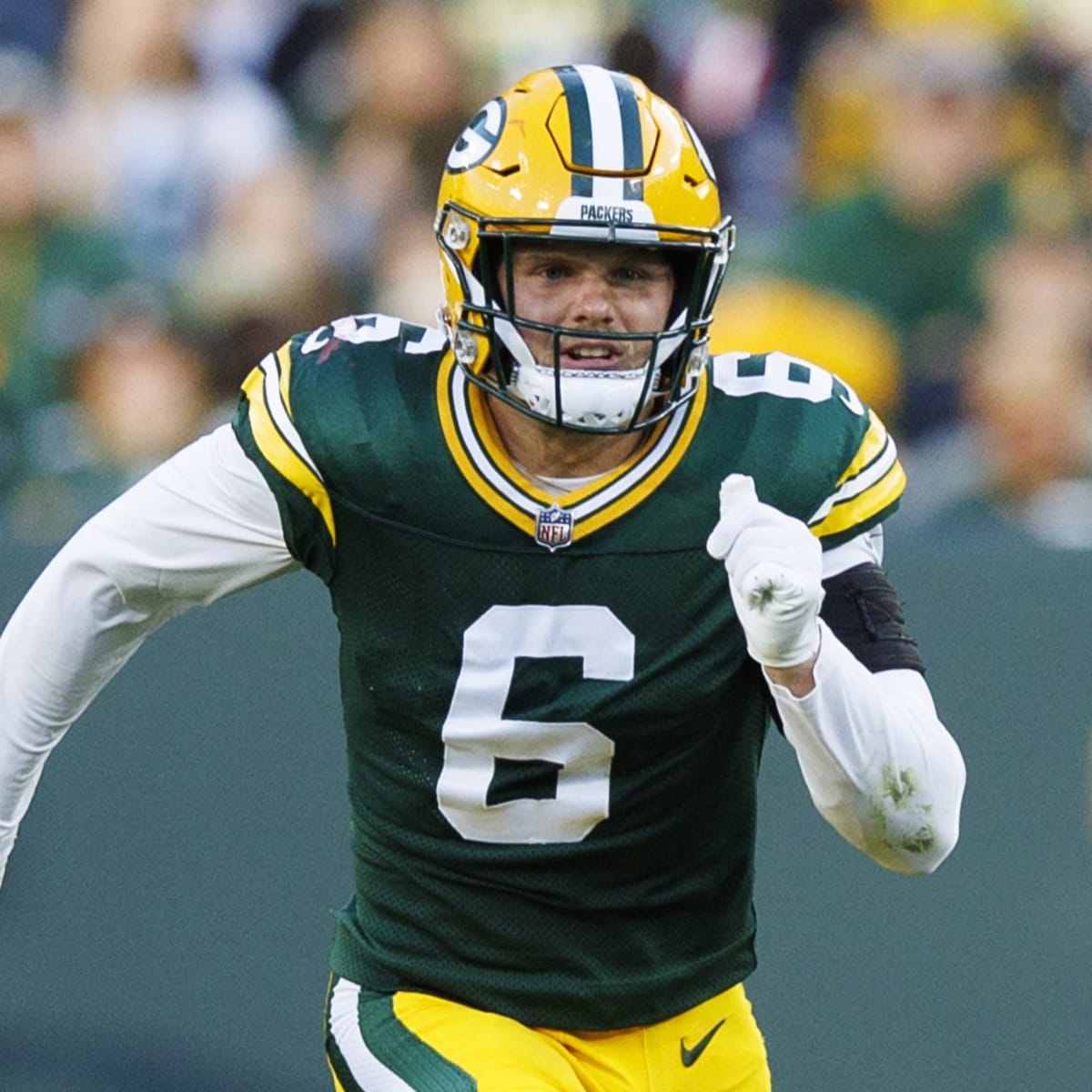 Tennessee Titans linebacker David Long Jr. (51) before an NFL football game  against the Green Bay Packers Thursday, Nov. 17, 2022, in Green Bay, Wis.  (AP Photo/Jeffrey Phelps Stock Photo - Alamy