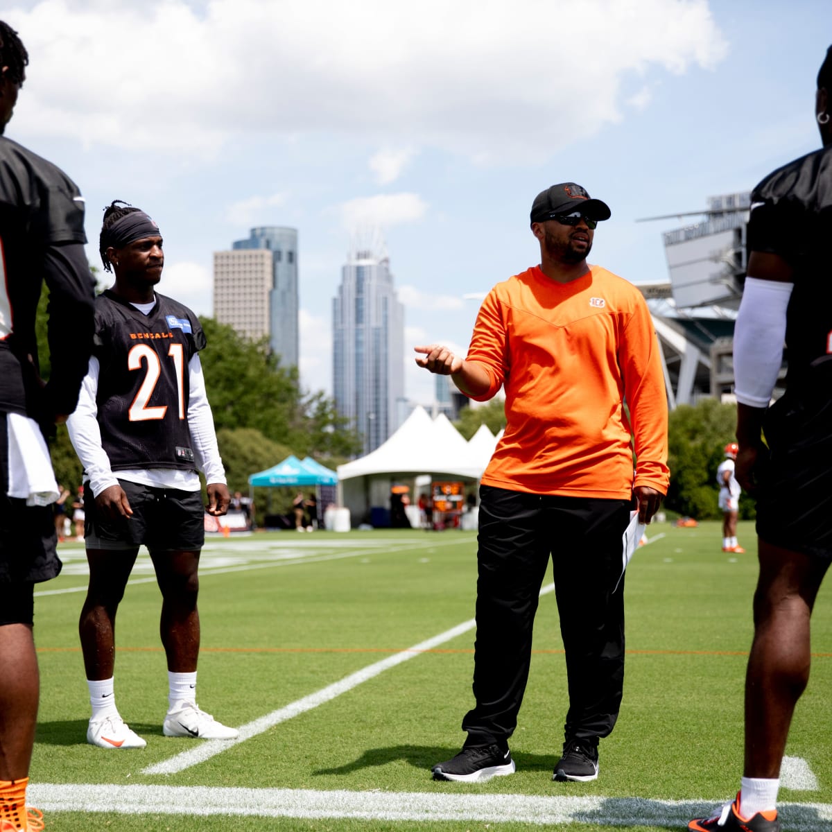 Pro Football Focus ranks Bengals' Mike Hilton among top slot cornerbacks -  Cincy Jungle