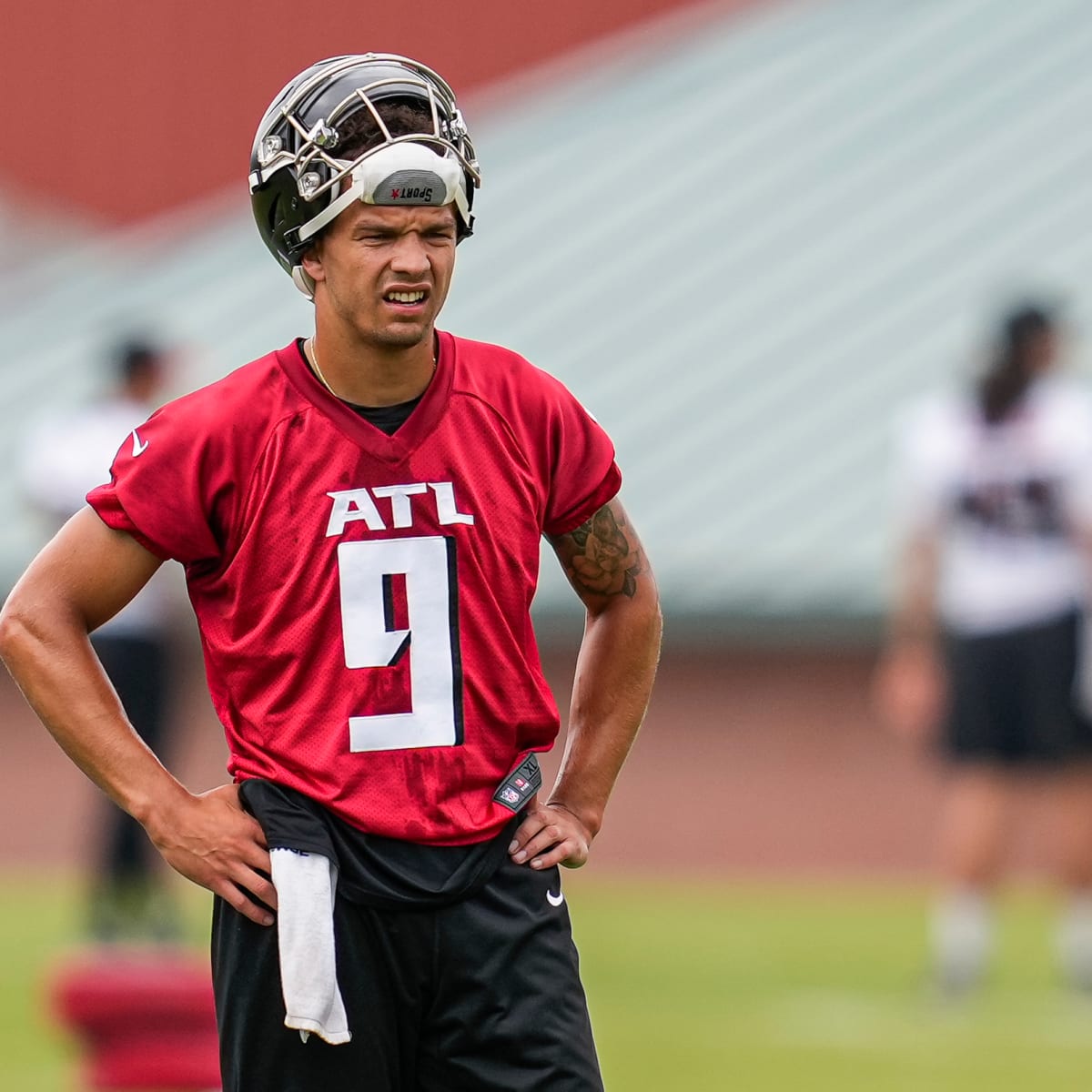 atlanta falcons quarterback