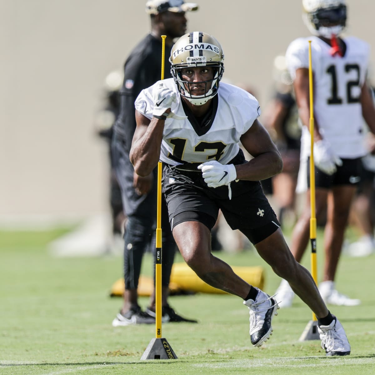 Alvin Kamara working out with Saints WRs, PFF News & Analysis