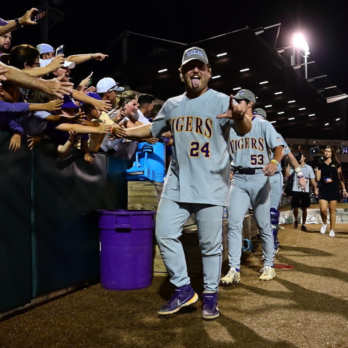 Florida Gators to Face LSU Tigers in 2023 Men's College World Series Finals  - Sports Illustrated Florida Gators News, Analysis and More