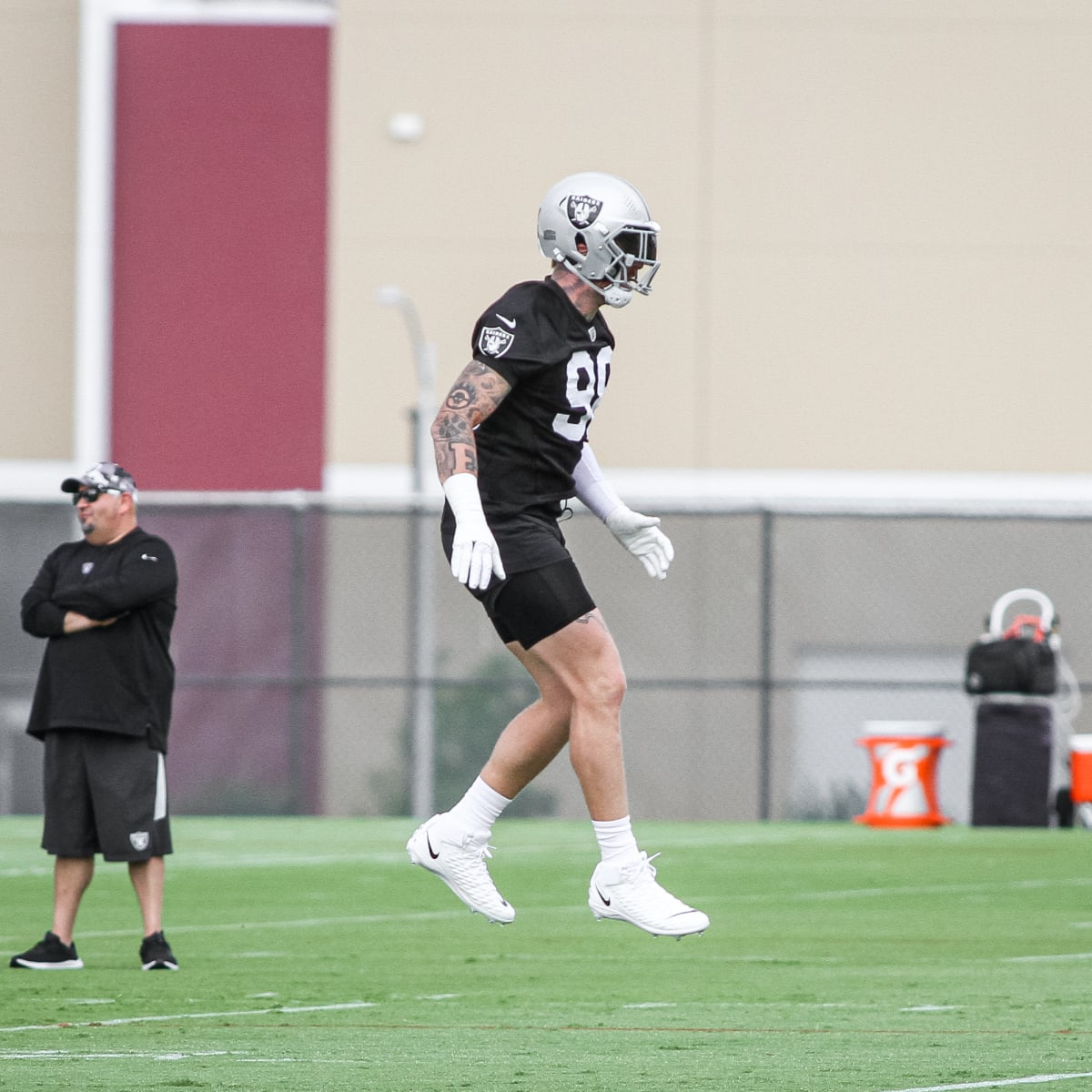 Defense shines in the Las Vegas Raiders' preseason victory - Sports  Illustrated Las Vegas Raiders News, Analysis and More