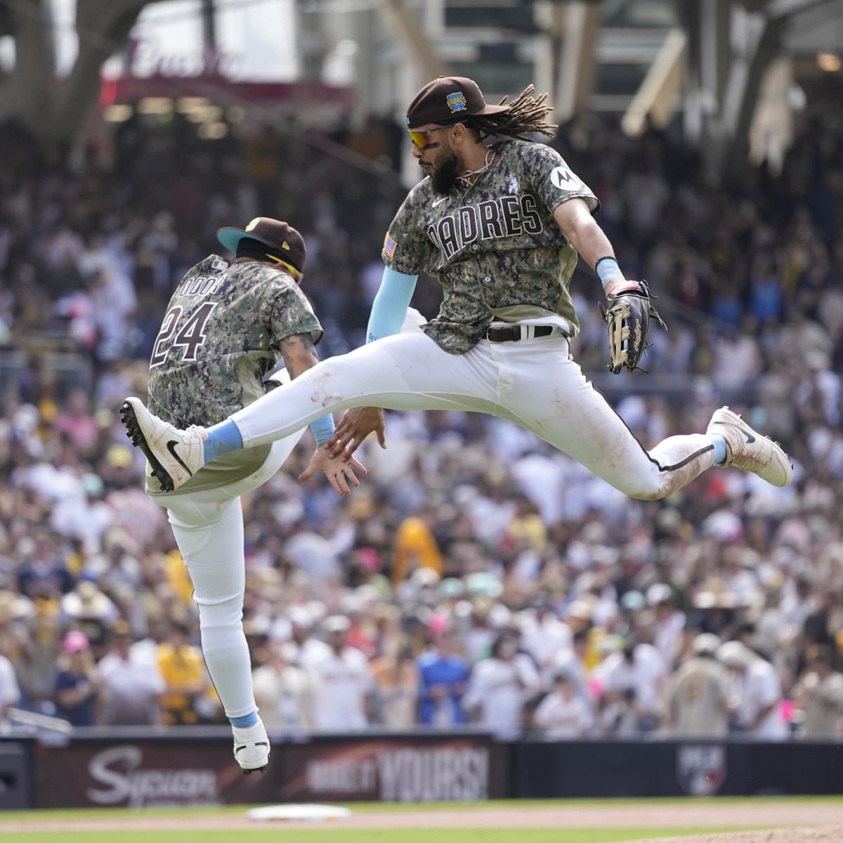 Padres Notes: Giants Stun Friars' Bullpen, Big Series Facts, Snell Makes  History & More - Sports Illustrated Inside The Padres News, Analysis and  More