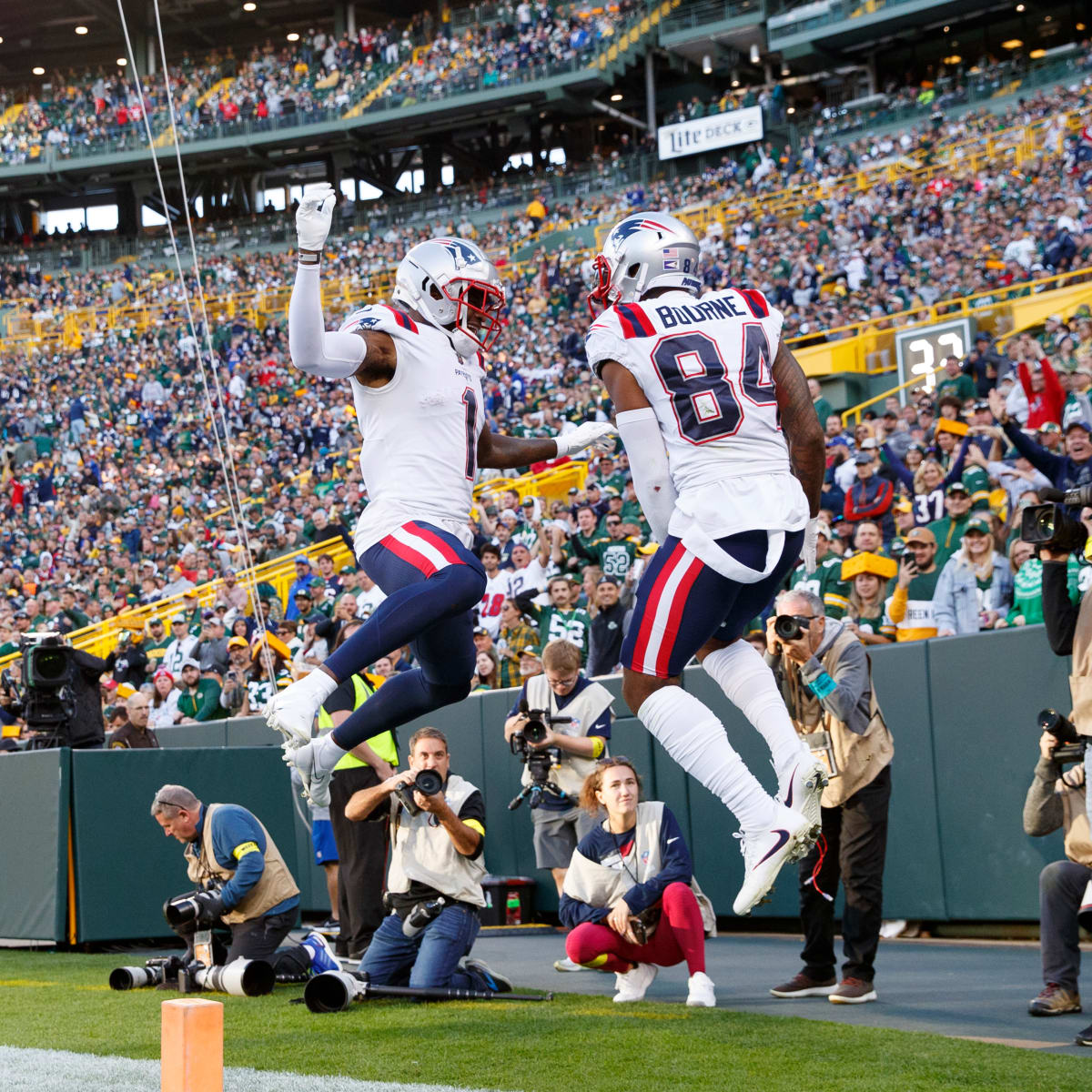 New England Patriots WR DeVante Parker solidifying role with big