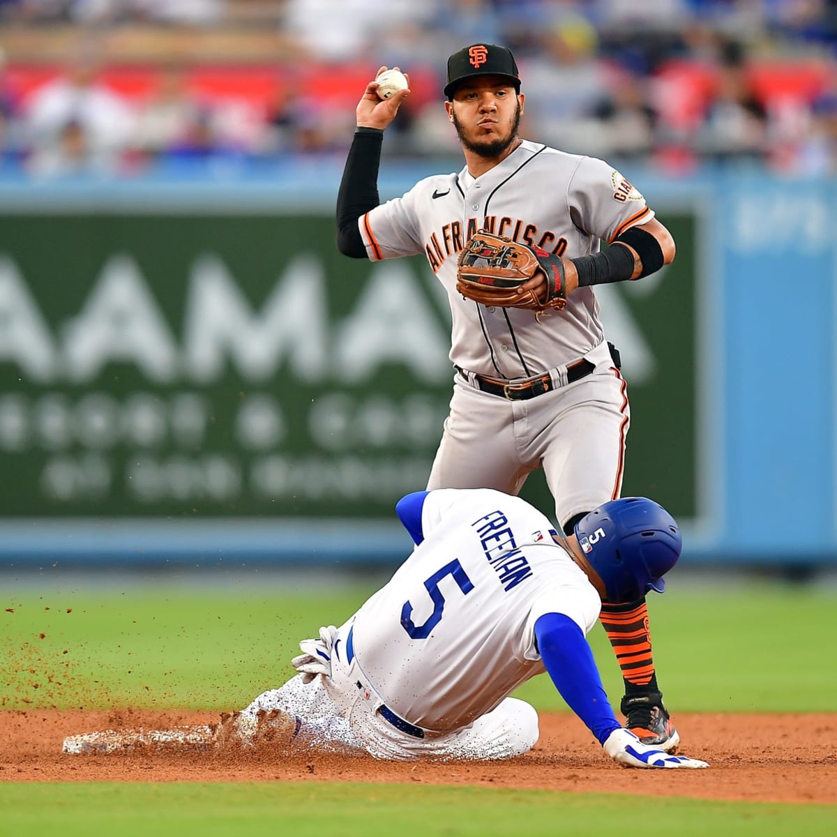 Dodgers News: Freddie Freeman Injury 'Not a Concern,' Will Play in Cactus  League Soon - Inside the Dodgers