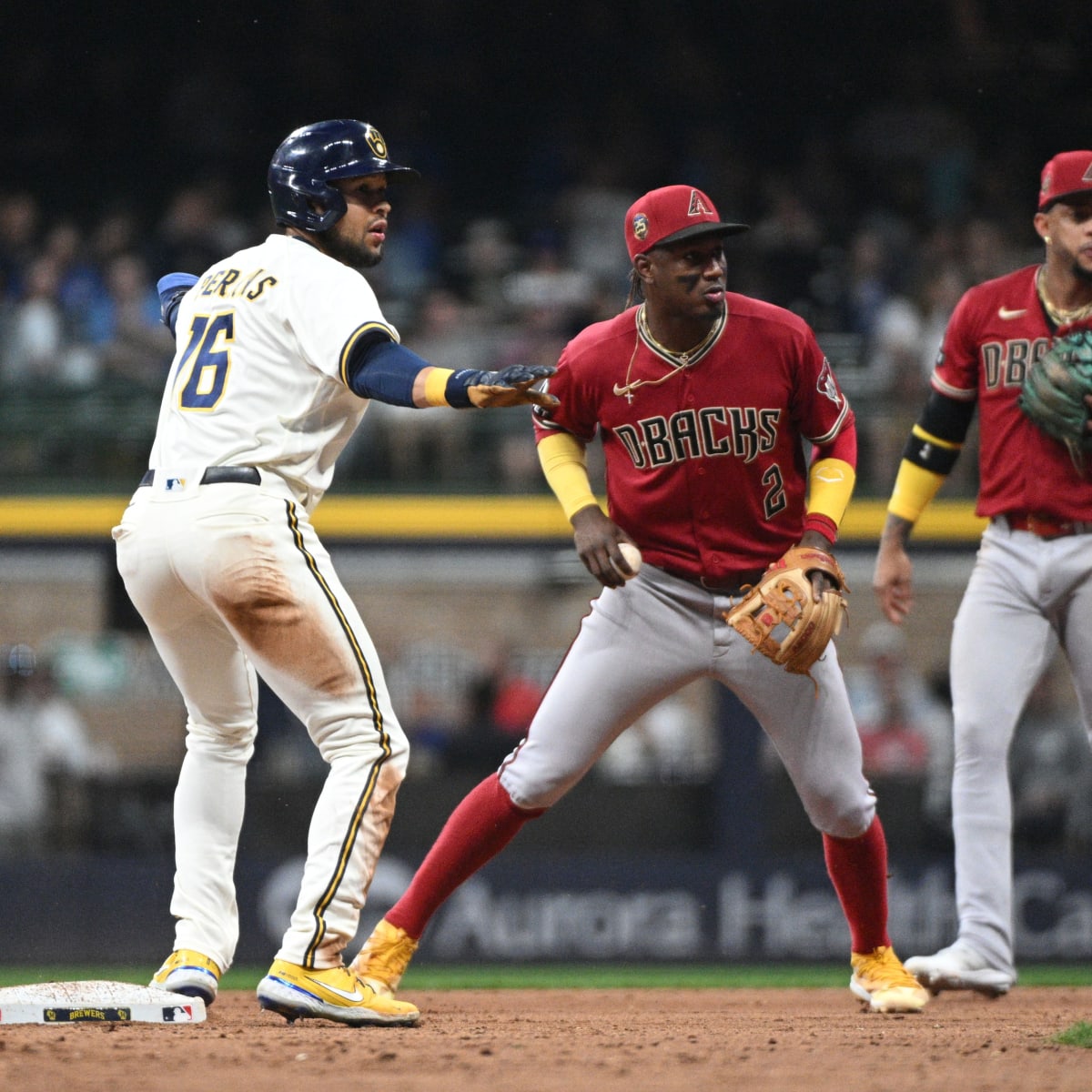 Evan Longoria dive gives D-backs' double-play, strands Brewers
