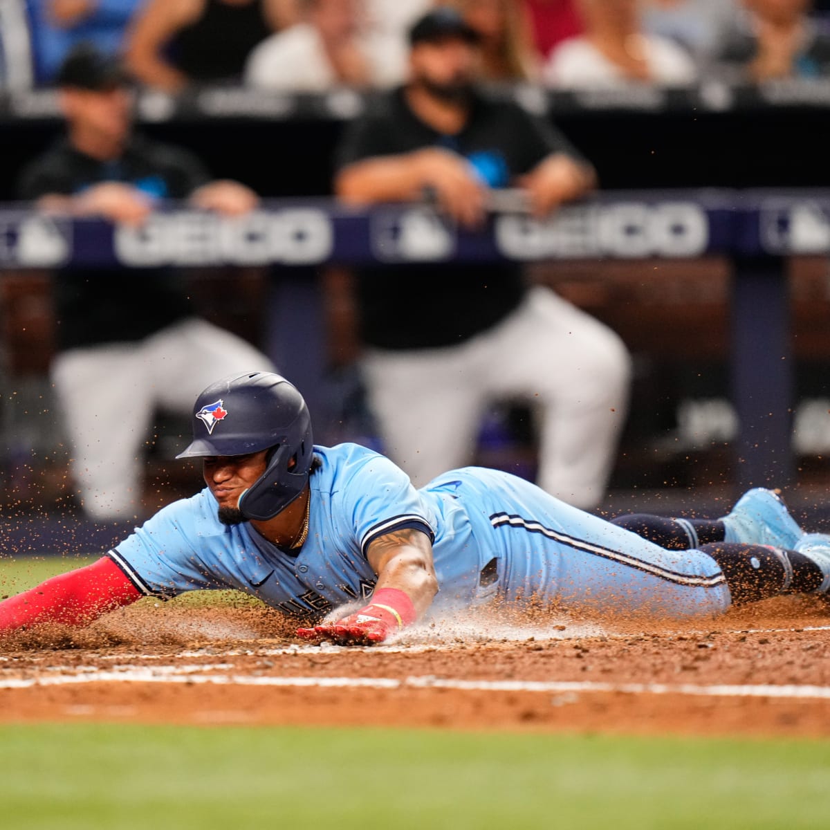 Who needs hits? Sox use just three to beat Blue Jays, 2-1