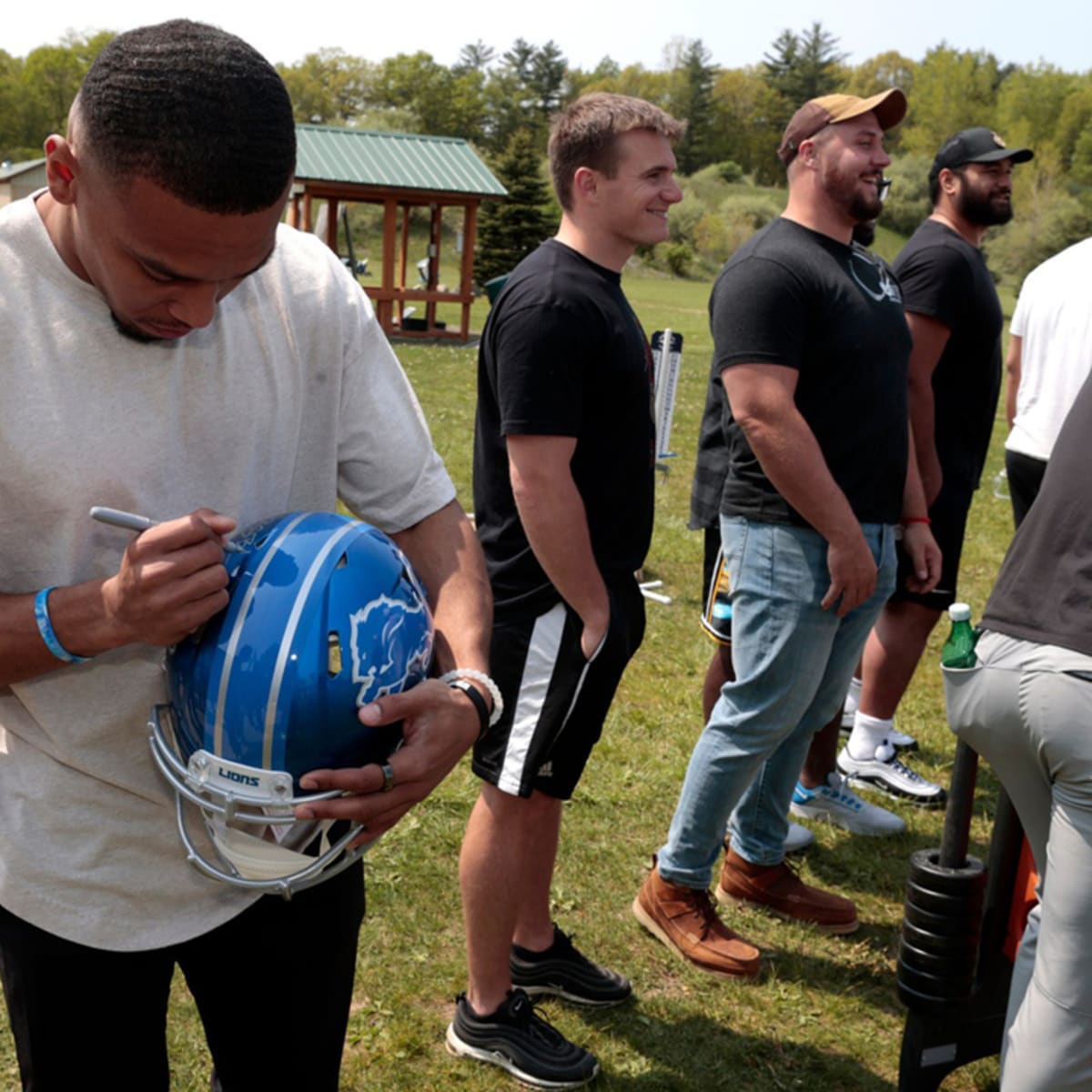 Should Colts follow Lions precedent and unveil alternate helmet