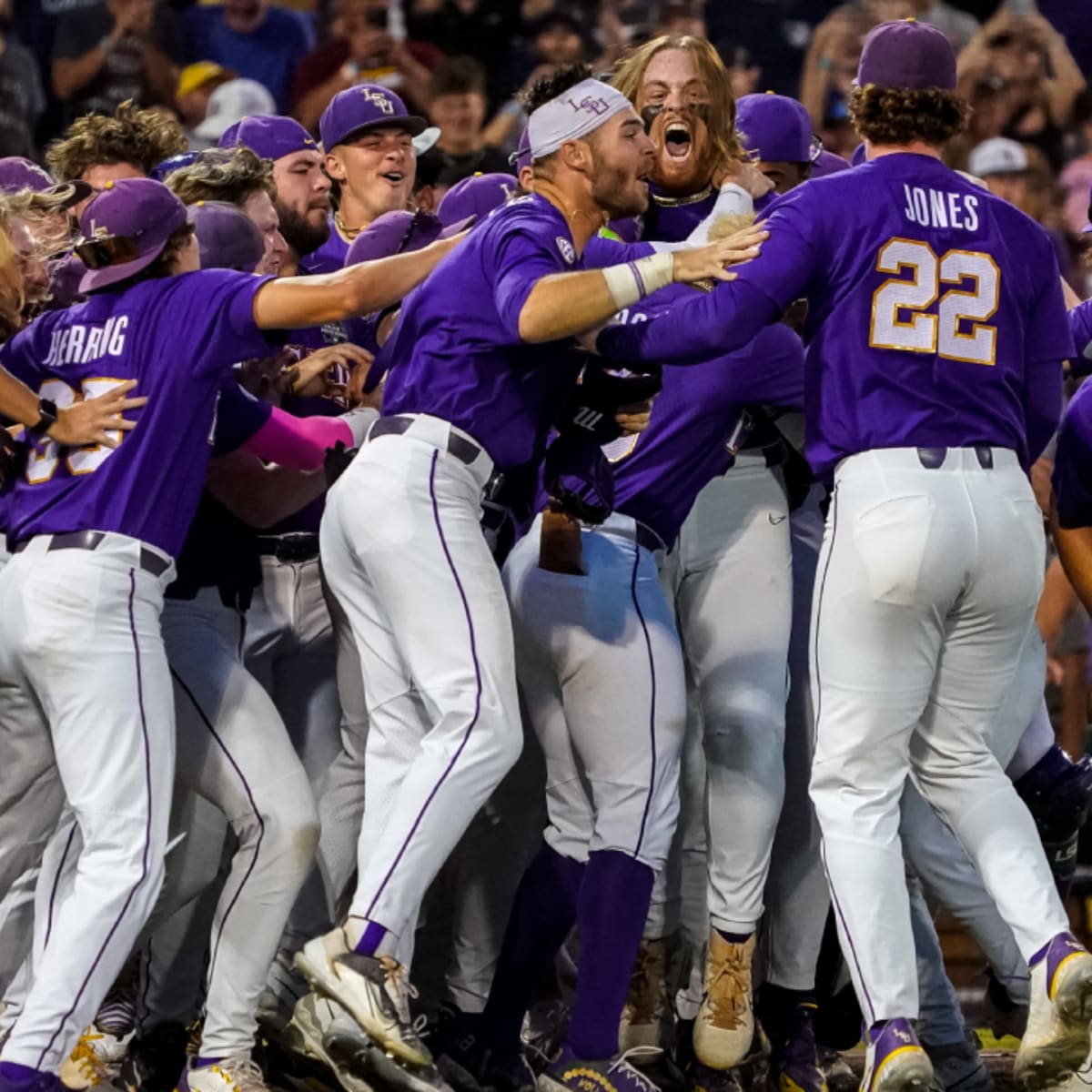 LSU takes down Wake Forest 2-0 in 11 innings