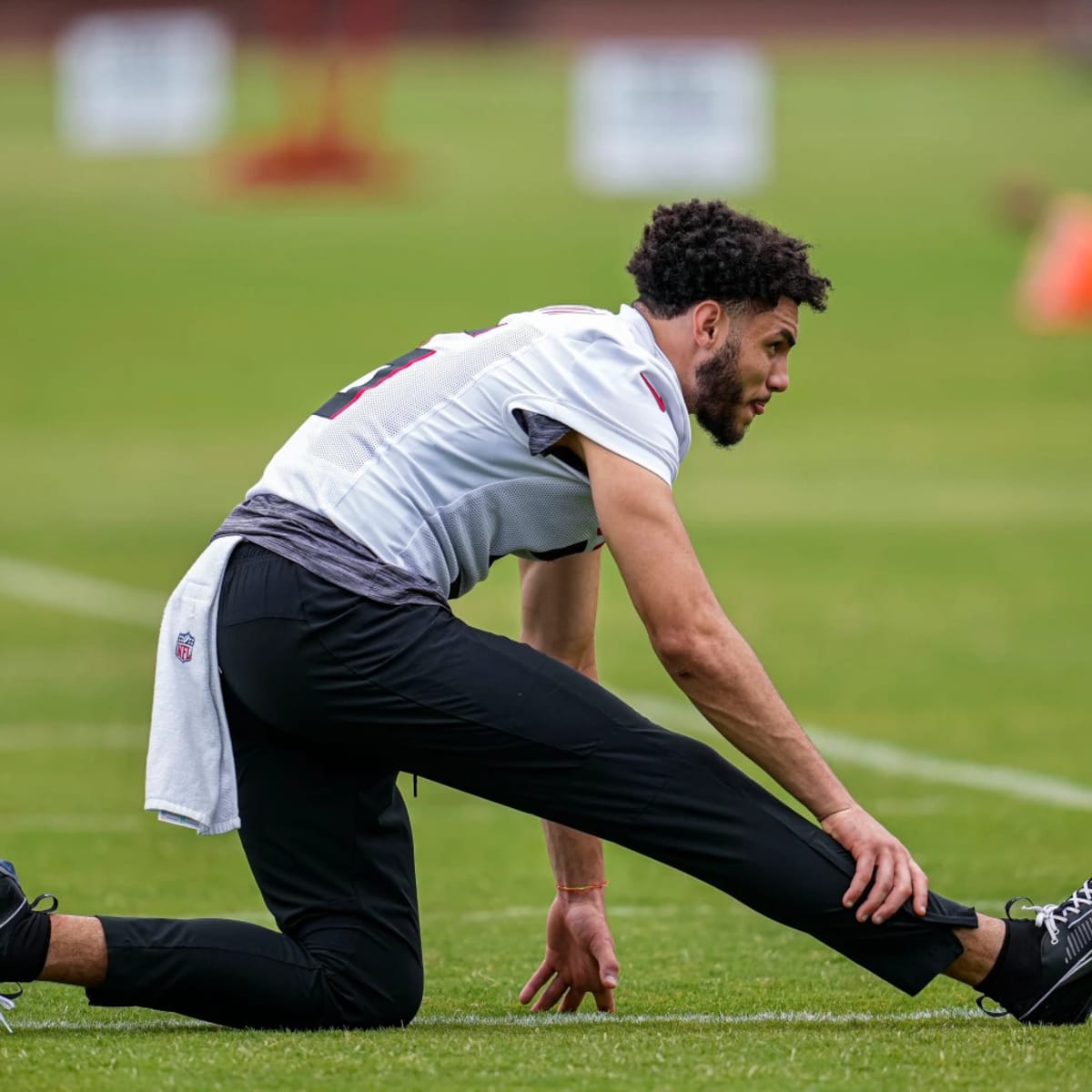 Atlanta Falcons WR Drake London Impressed by 'Level-Headed' Bijan