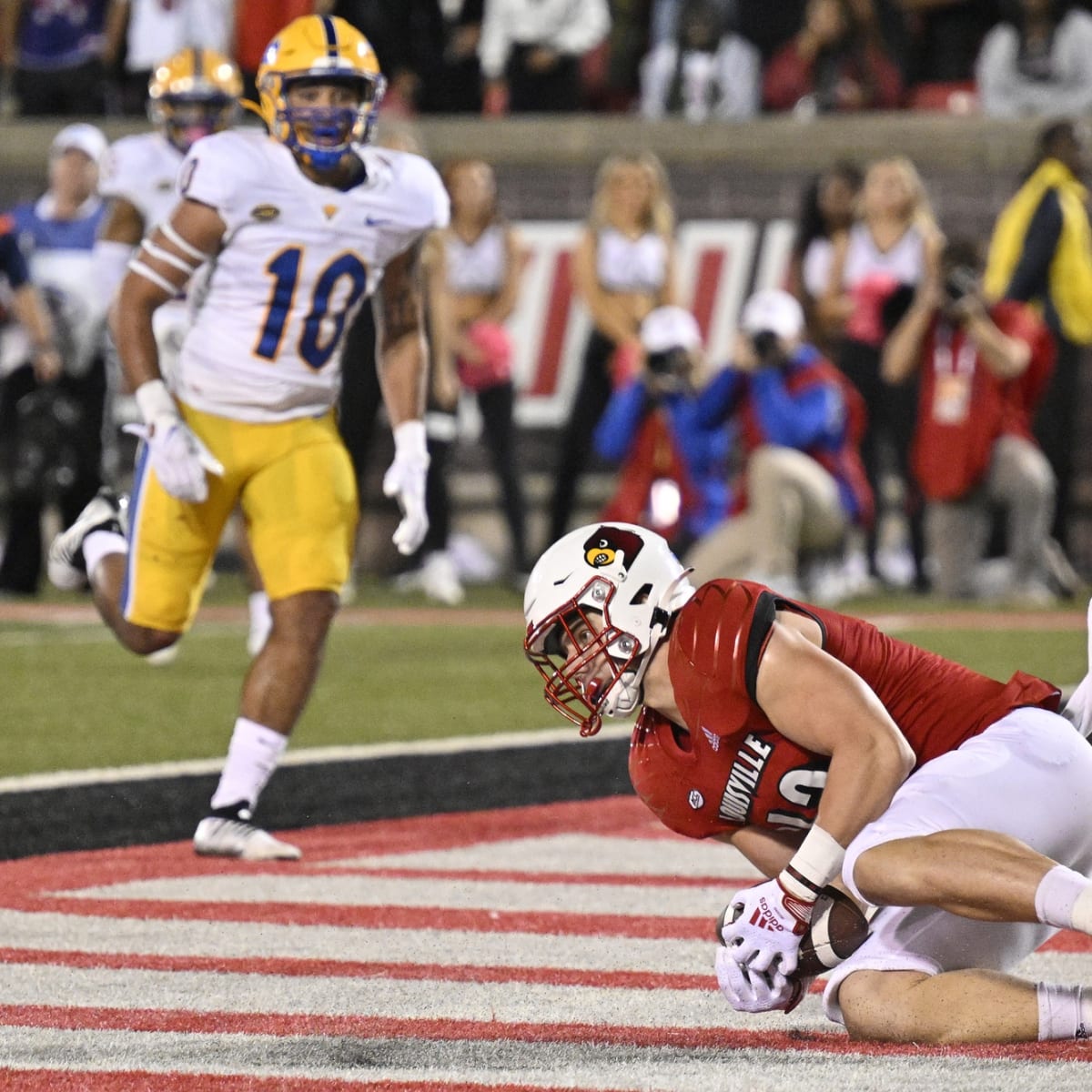 Louisville Cardinals Tear It Up Youth