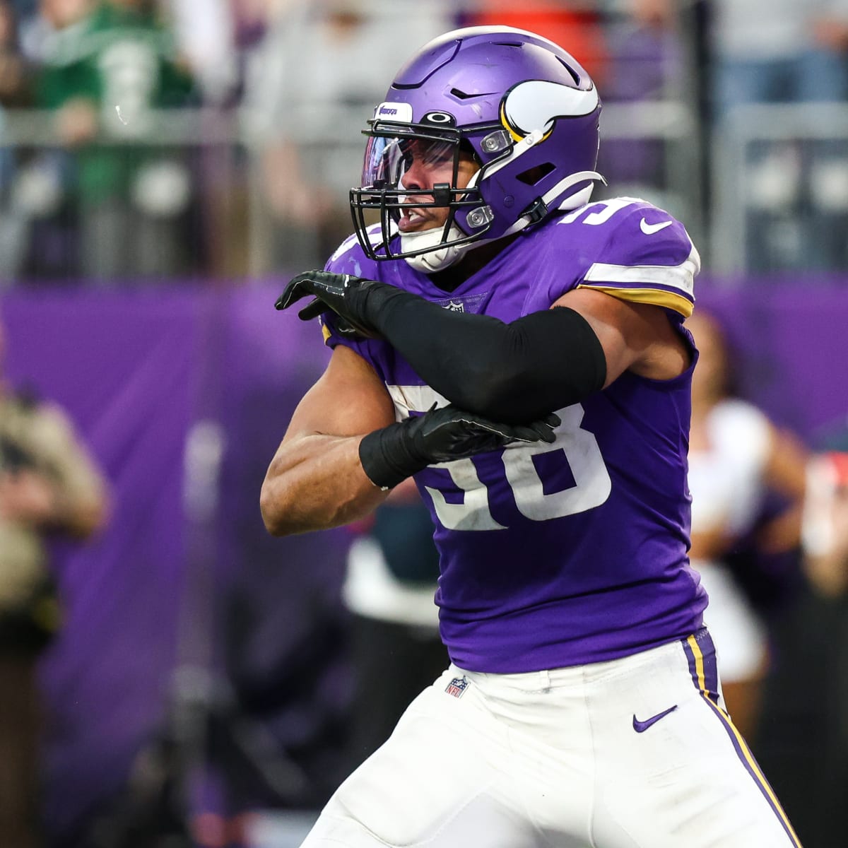 Vikings Sign LB Troy Reeder 