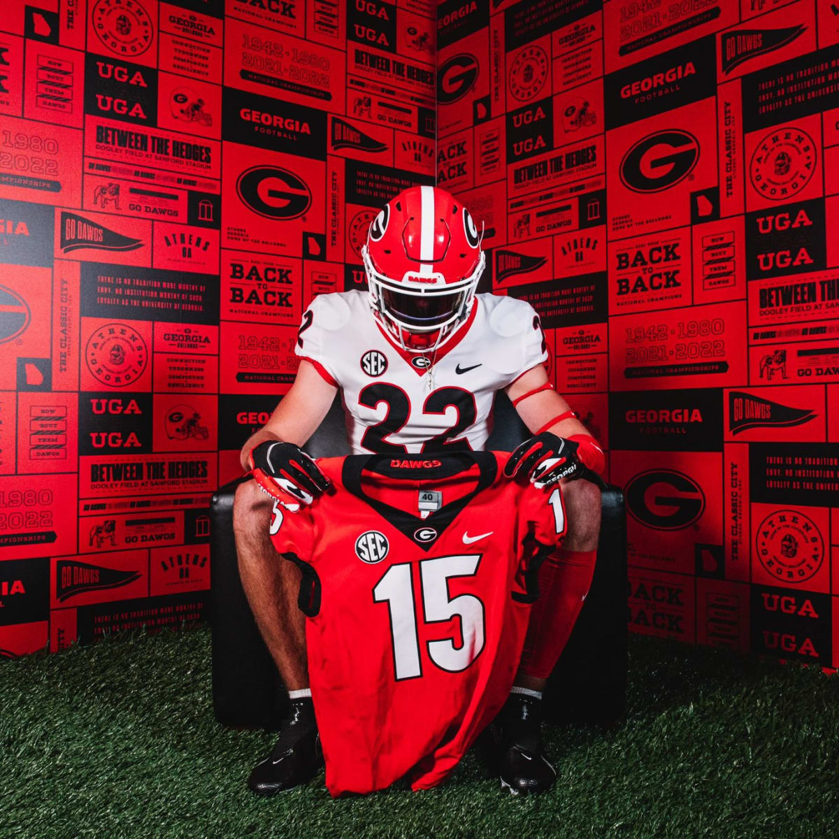 Georgia Football 2024 Tight End Recruit Carter Nelson Announces Commitment  Date - Sports Illustrated Georgia Bulldogs News, Analysis and More