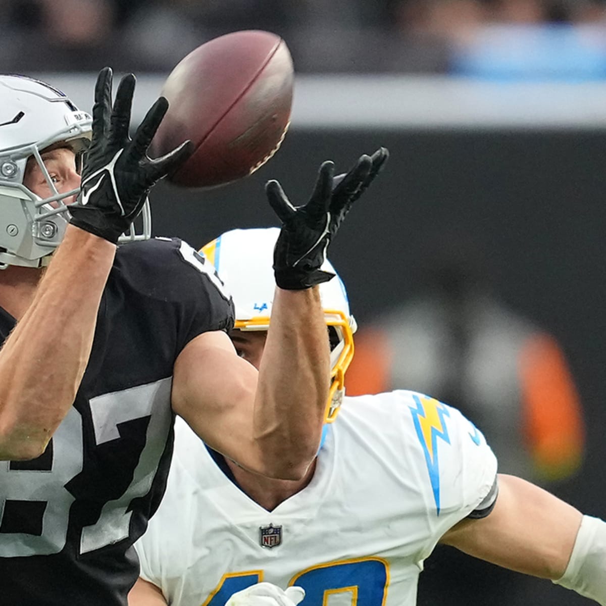 Former Raiders player Foster Moreau says he's in 'full remission' from  Hodgkin's Lymphoma