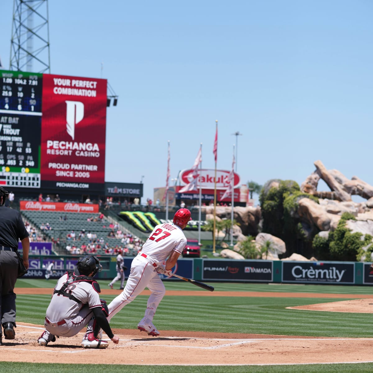 Mike Trout gives injury update