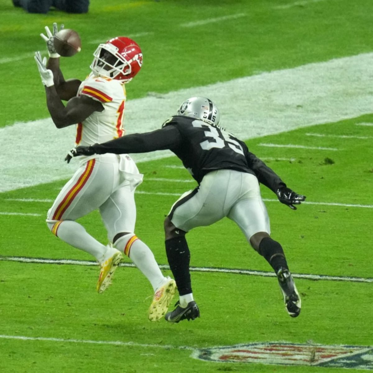 Kansas City Chiefs' Tyreek Hill is working to outrun past, Raiders News