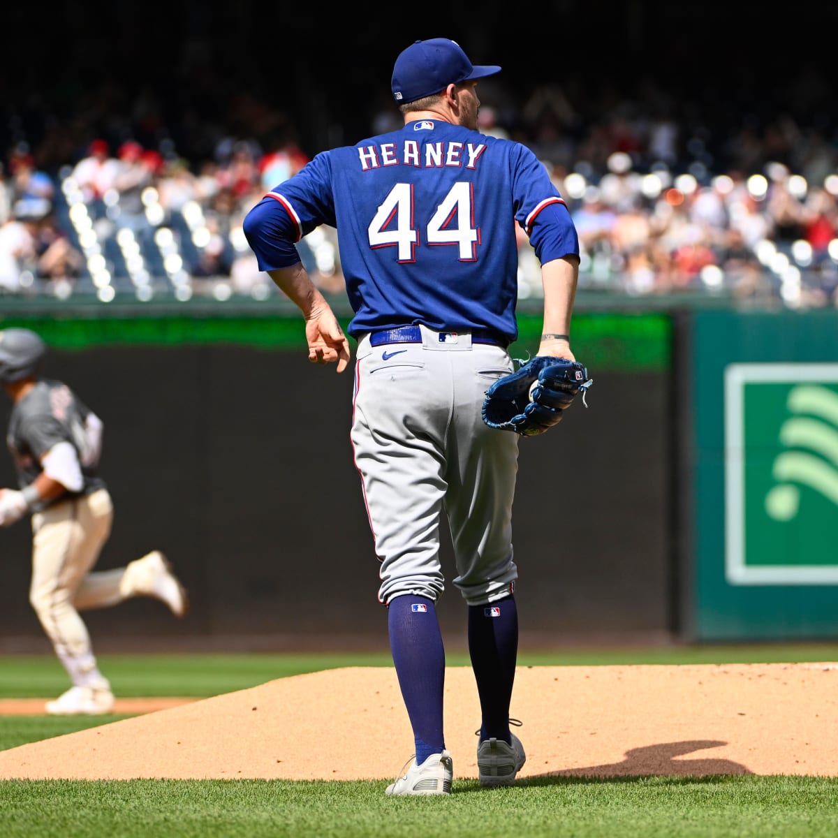 Inside Rougned Odor's first day as a dad, from childbirth at